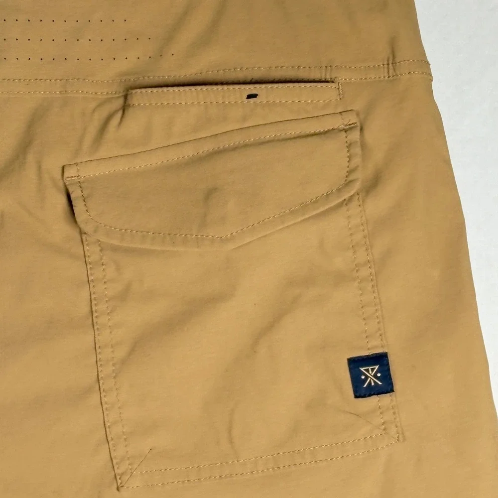 Roark Layover Trail Hybrid Adventure Shorts Khaki Tan Mens 30 Stretch Travel EUC
